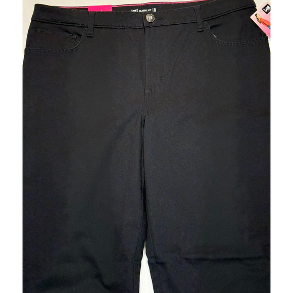 Lee Classic Fit Women's SIze 16 Black Jeans 37 x 30.5 Rhinestones NWT - Picture 2 of 9